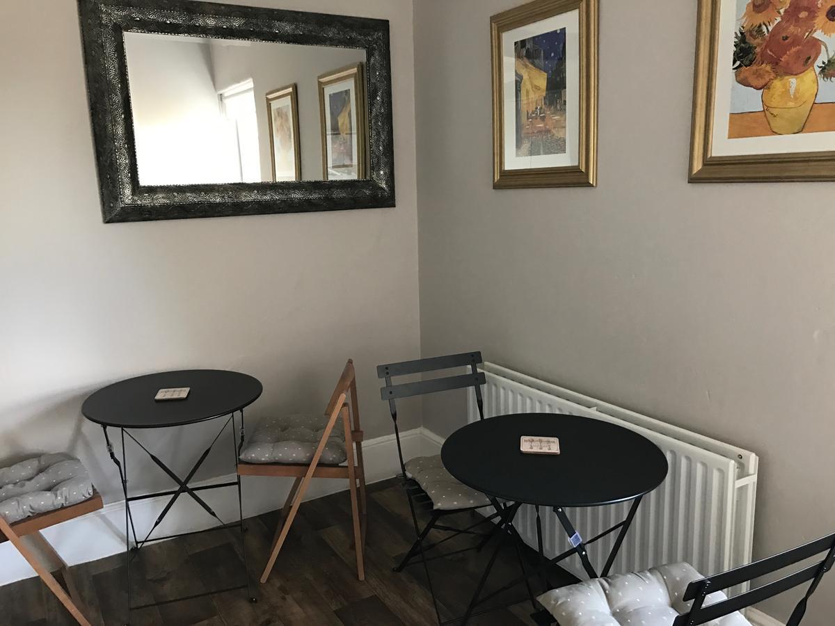 The Old Ham Tree Hotel Holt  Bagian luar foto